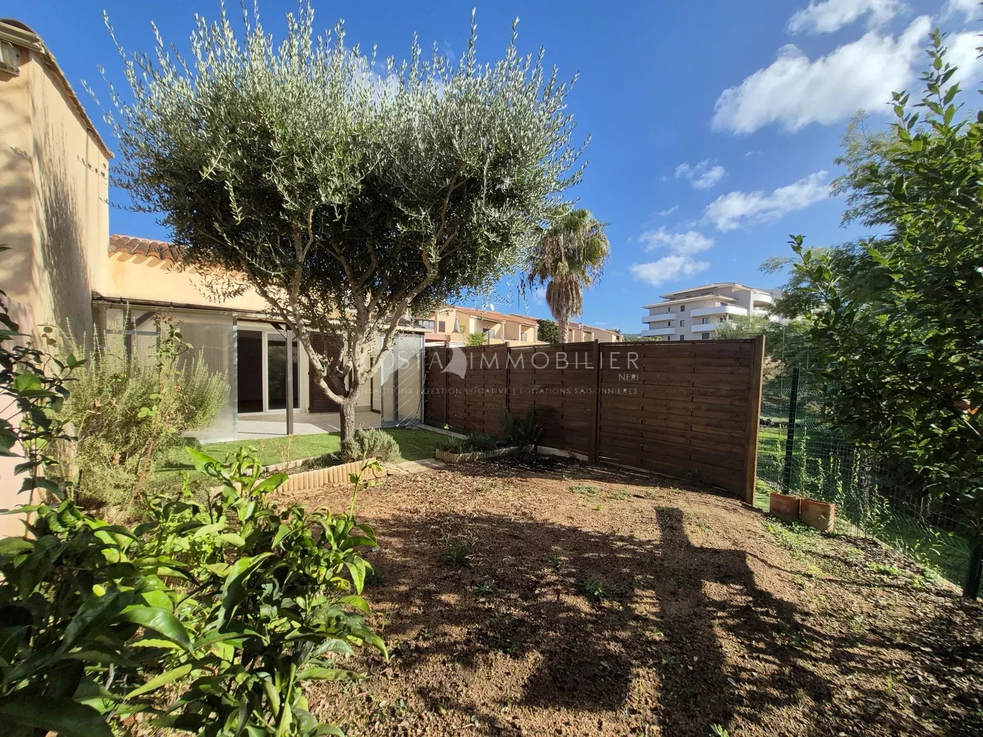 APPARTEMENT T2 MEZZANINE JARDIN AGOSTA PLAGE