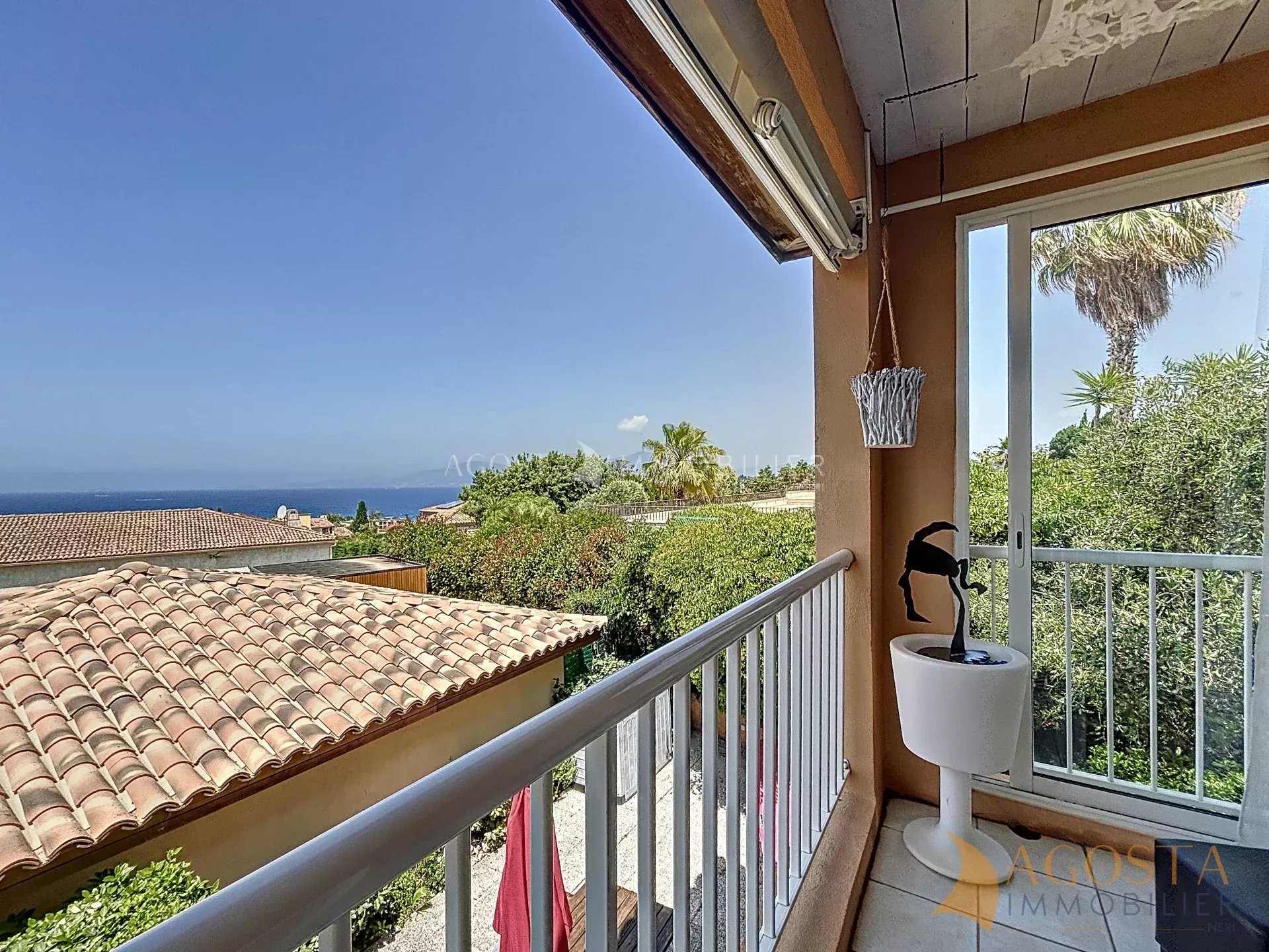 A VENDRE T3 DUPLEX VUE MER - PLAGE A PIED