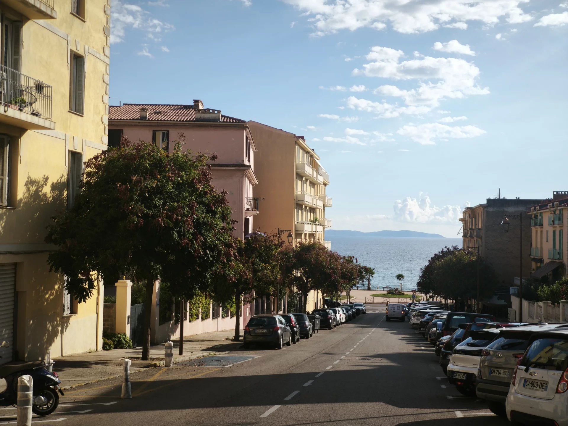 T3 EN PARFAIT ETAT- TRIANGLE D'OR D'AJACCIO