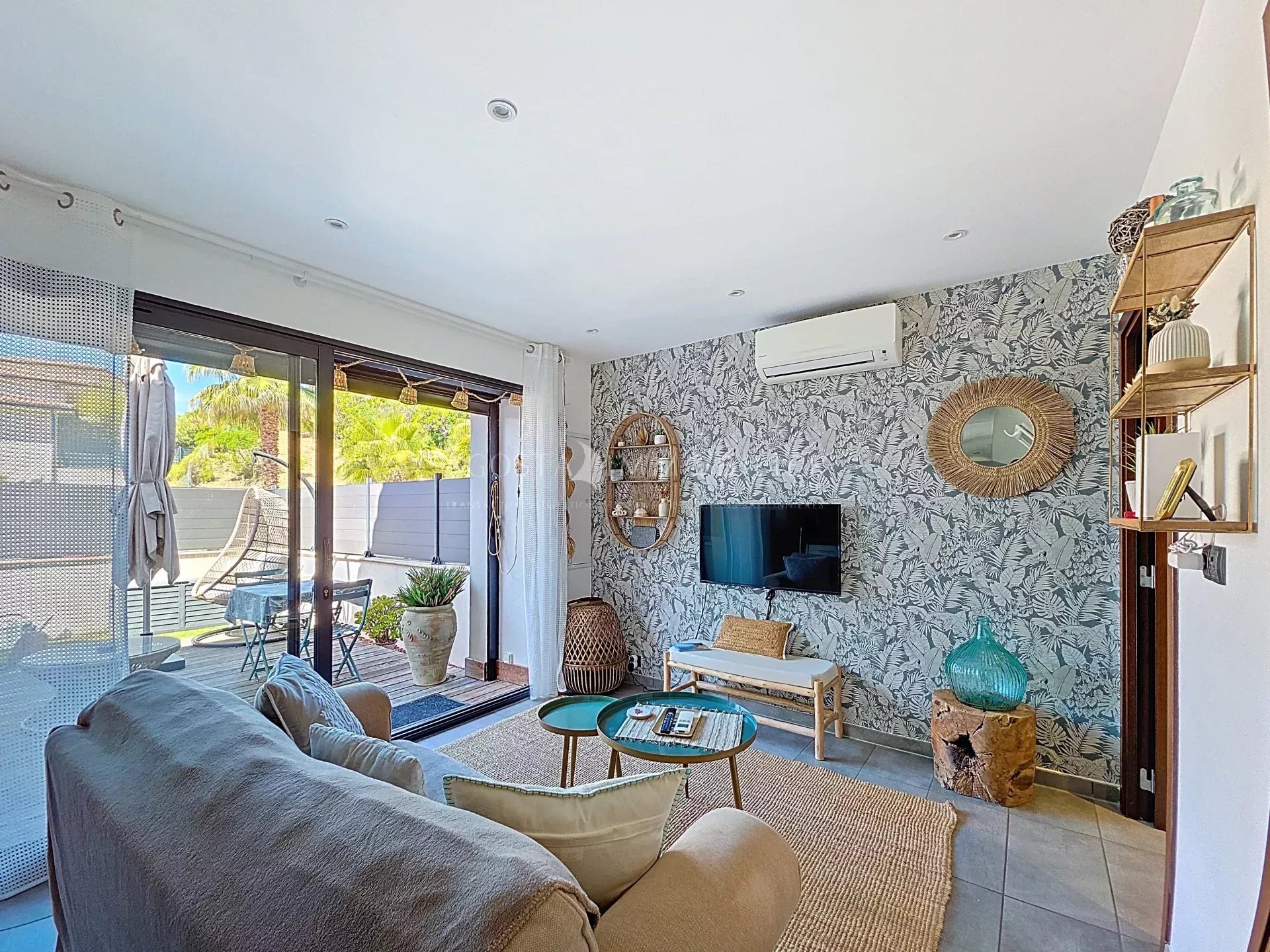 À vendre en exclusivité – Charmant T1 bis avec grande terrasse dans résidence sécurisée à Porticcio