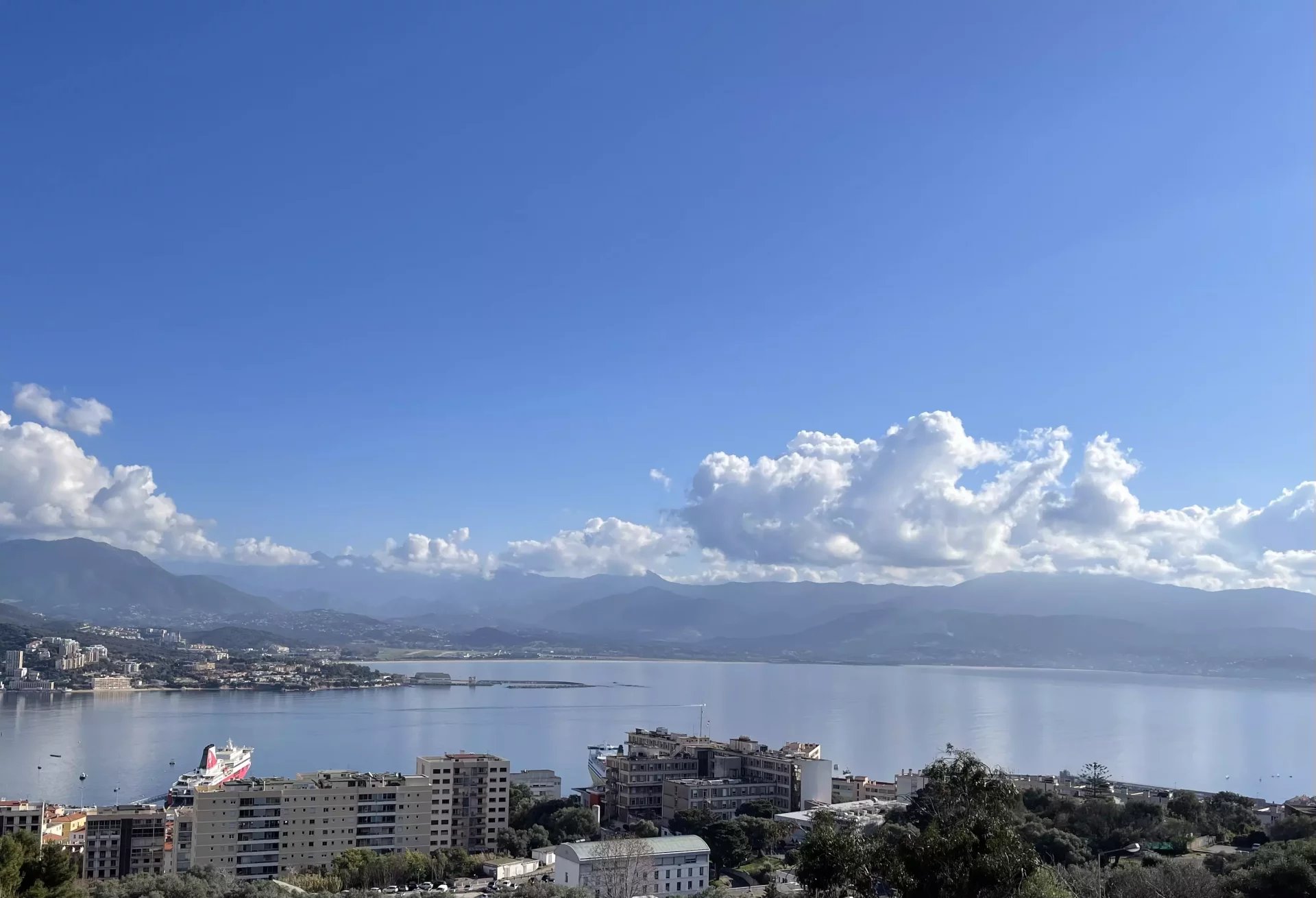 F3 SALARIO PARFAIT ÉTAT - VUE SUR LE GOLFE