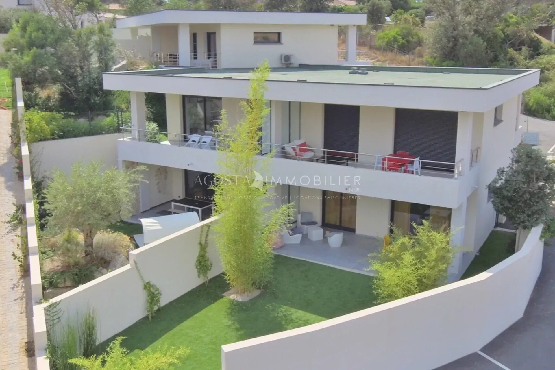 A VENDRE-IMMEUBLE PORTICCIO