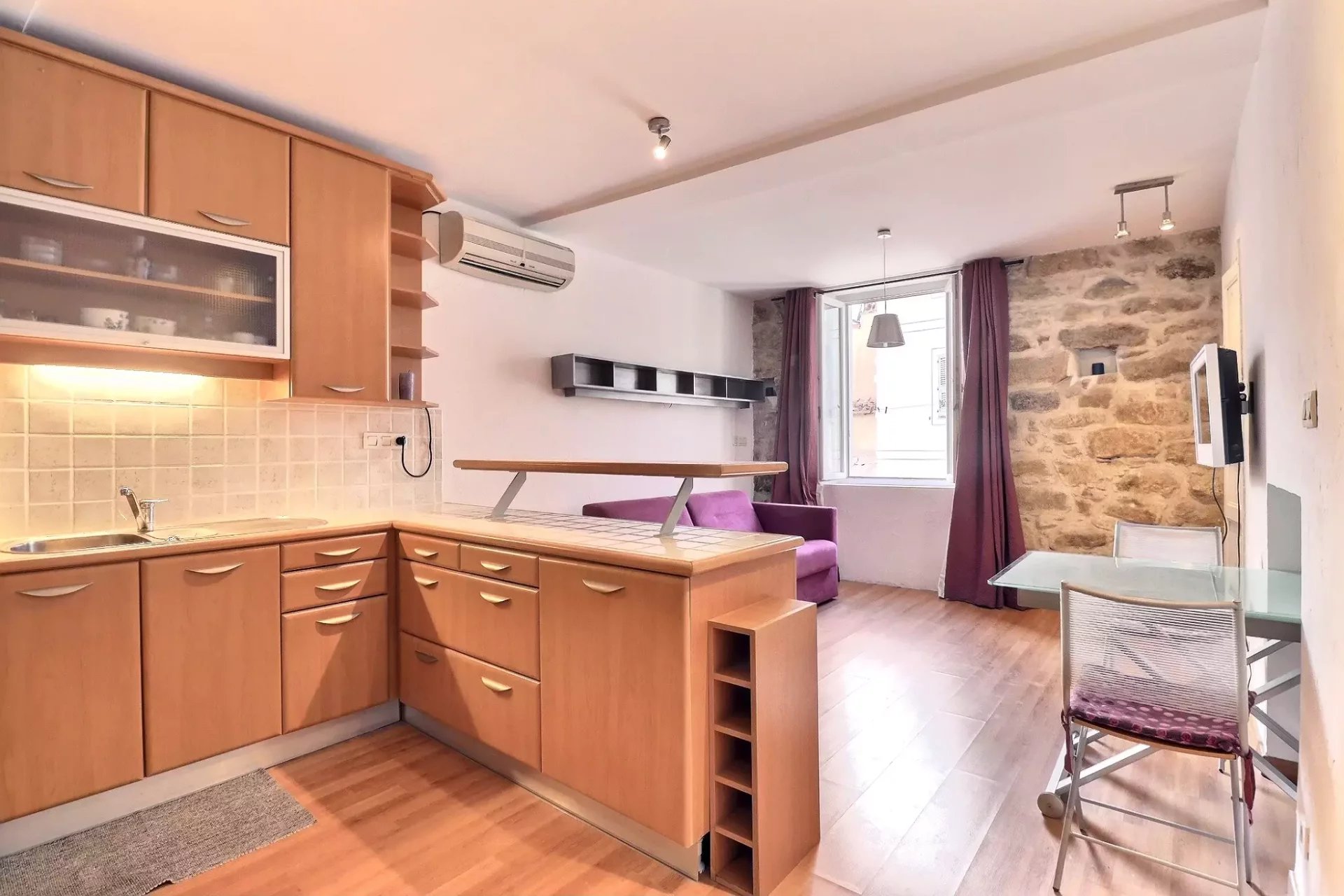 STUDIO 27 M² RUE FESCH