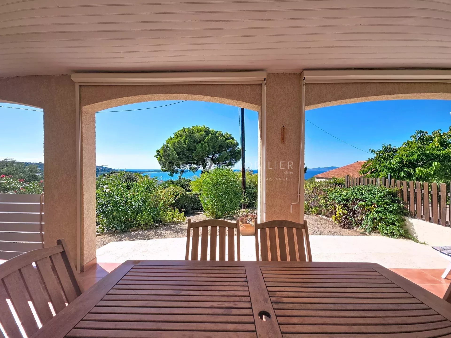 Charmante maison mitoyenne avec terrasse vue mer et jardin
