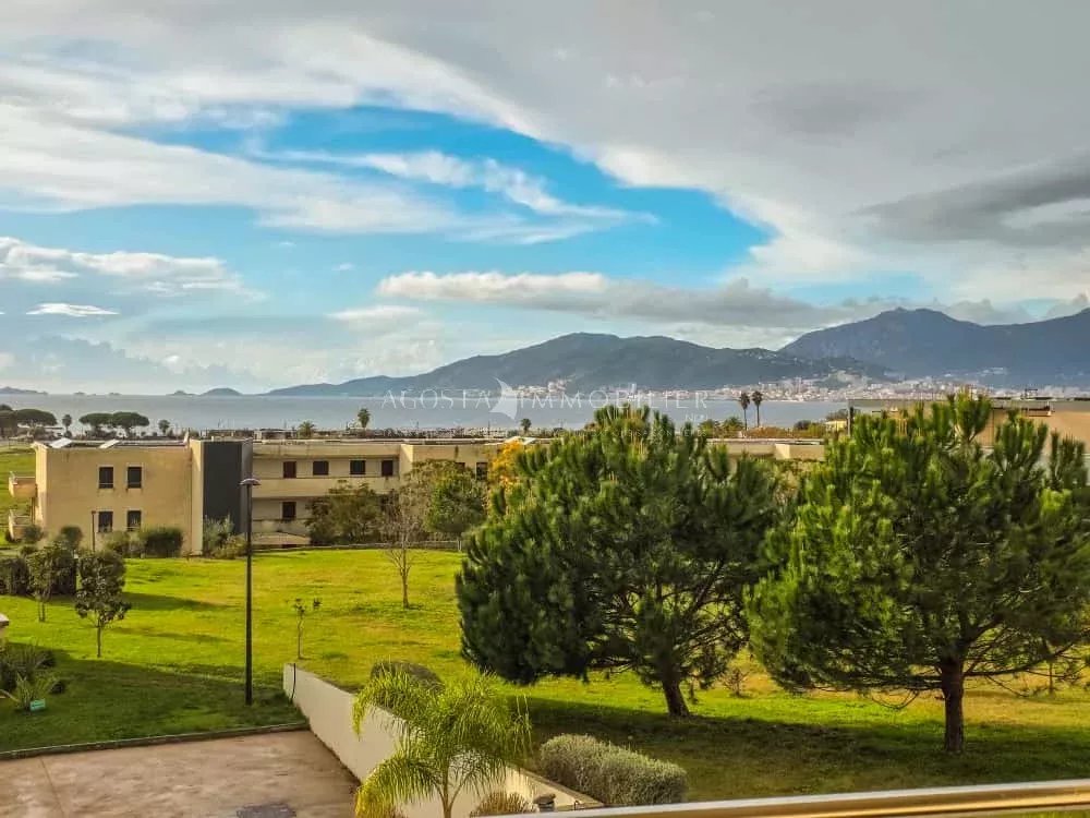 A VENDRE SUPERBE T2 VUE MER CENTRE PORTICCIO