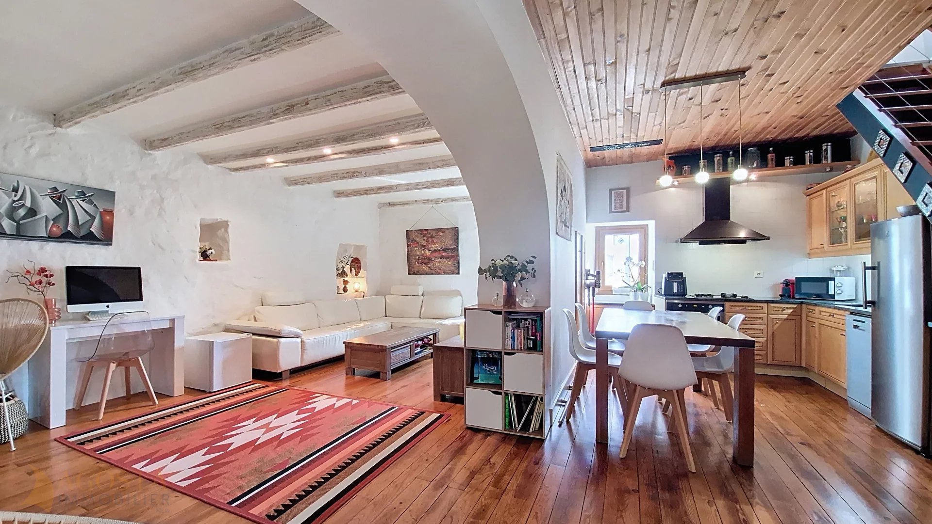 MAISON NICHEE ENTRE MER ET MONTAGNE