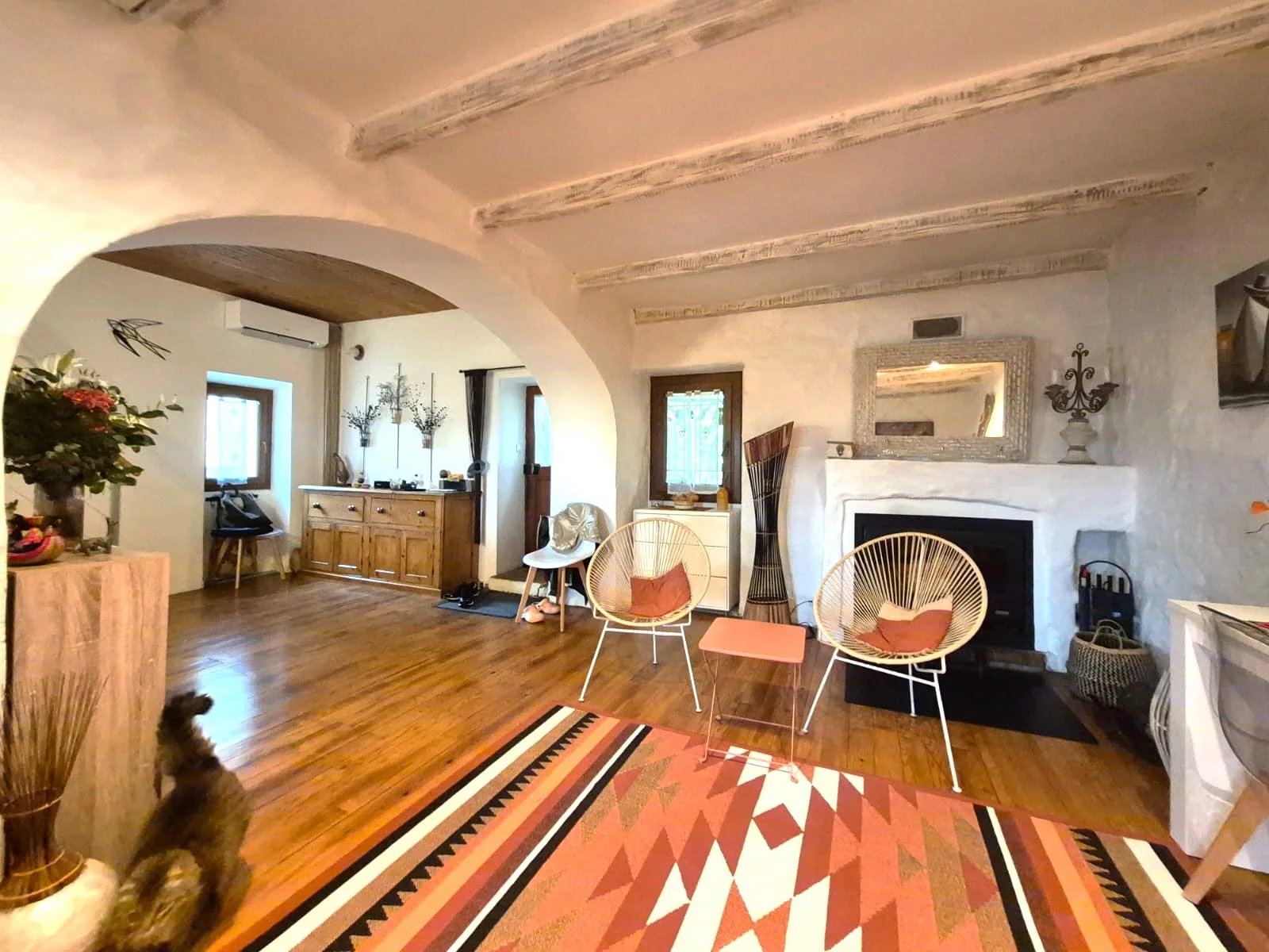 MAISON NICHEE ENTRE MER ET MONTAGNE